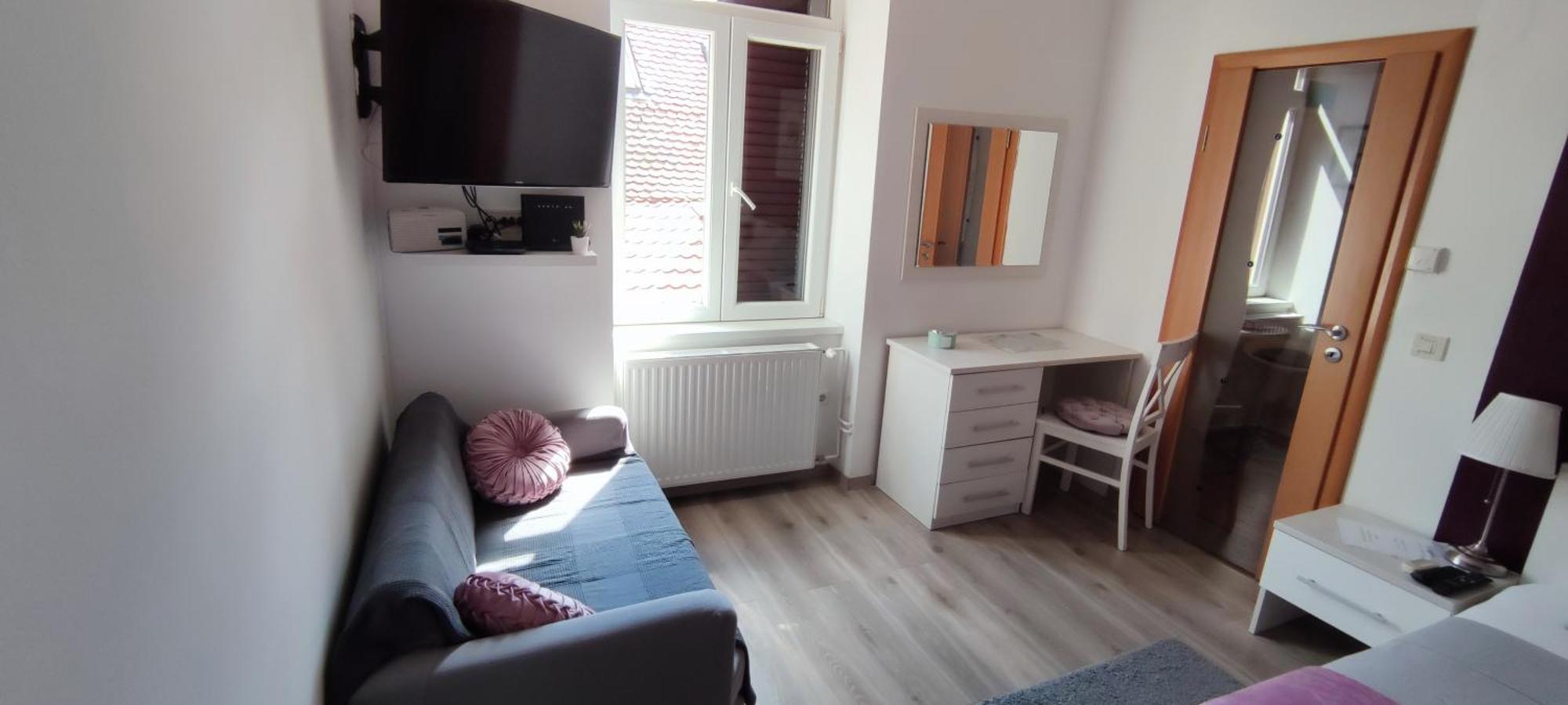 Midtown Apartma *