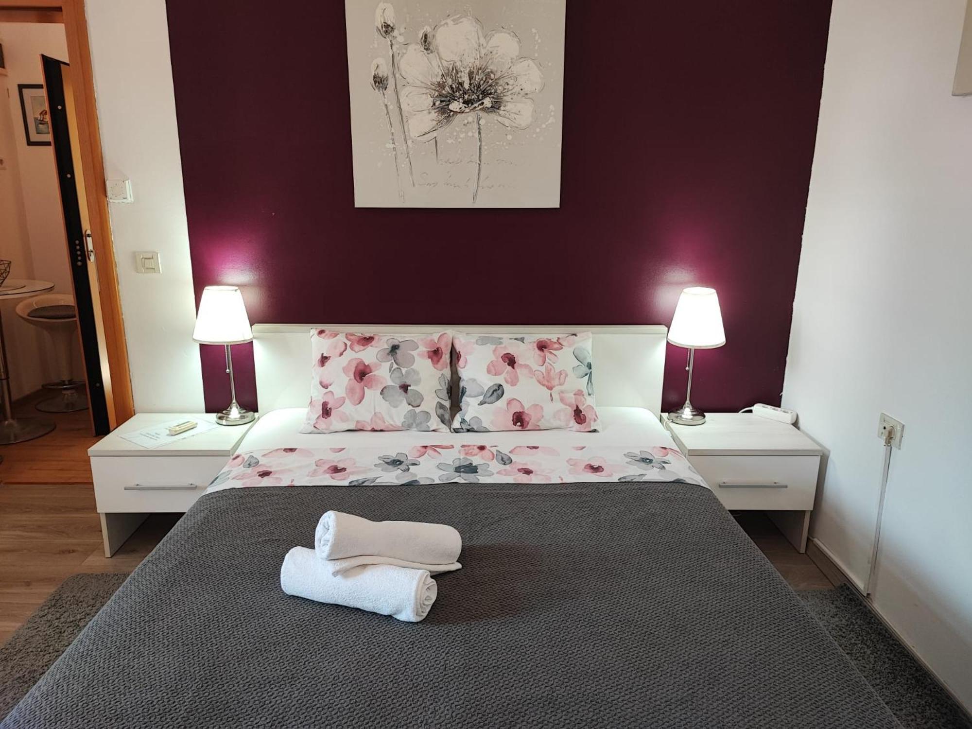 Midtown Apartma *